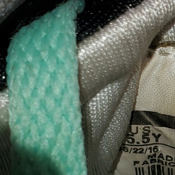 Nike Girls Huarache Black/green glow/pure platinum white 5.5Y/7W/5M - Picture 7 of 10